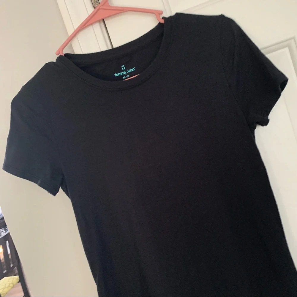 Tommy John Black T-shirt - Picture 4 of 4